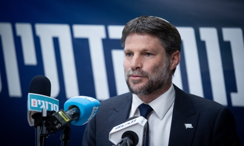 לא סומך על היועמ"שית: סמוטריץ' דורש ייצוג עצמאי