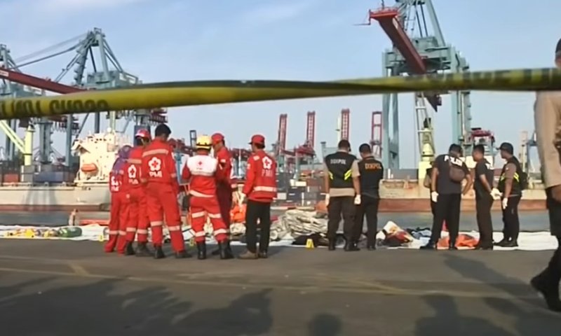 דקות אחרי ההמראה: מטוס נוסעים התרסק באינדונזיה