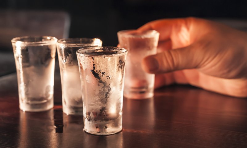 ולמי שרוצה משהו יותר חזק מיין: אור רייכרט לגם וממליץ