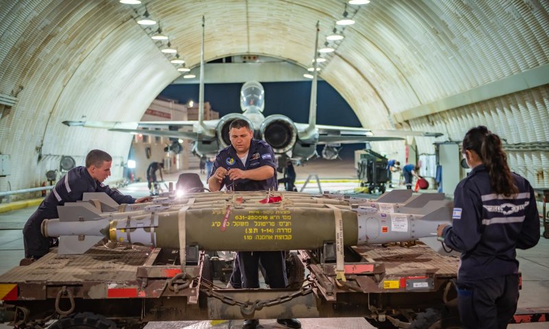 בעקבות הירי: צה"ל תקף מעל 130 יעדים ברצועה