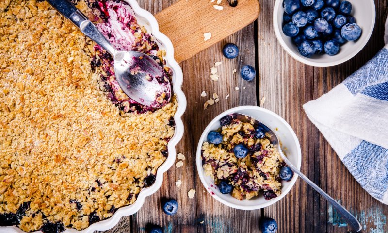 להיט לשבת: מתכון קל לקראמבל אוכמניות