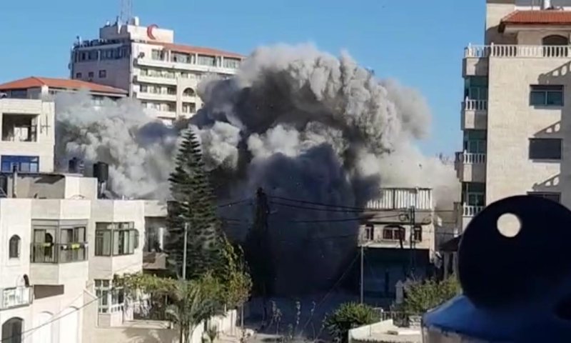 תיעוד: נהרס בית המחבל שרצח את רונן לוברסקי הי"ד