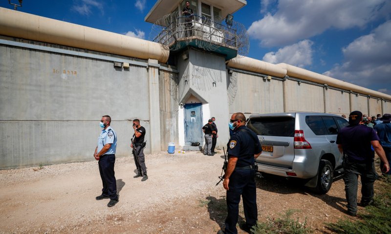 בר-לב חשף: התגלו מנהרות בריחה נוספות מבתי הכלא