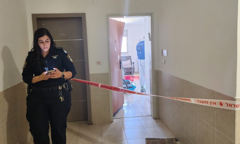 המשטרה חוקרת: בן 80 נרצח בדירה בחדרה