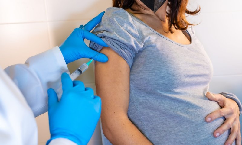 ארגון הבריאות חוזר בו: ניתן לחסן נשים בהריון לקורונה