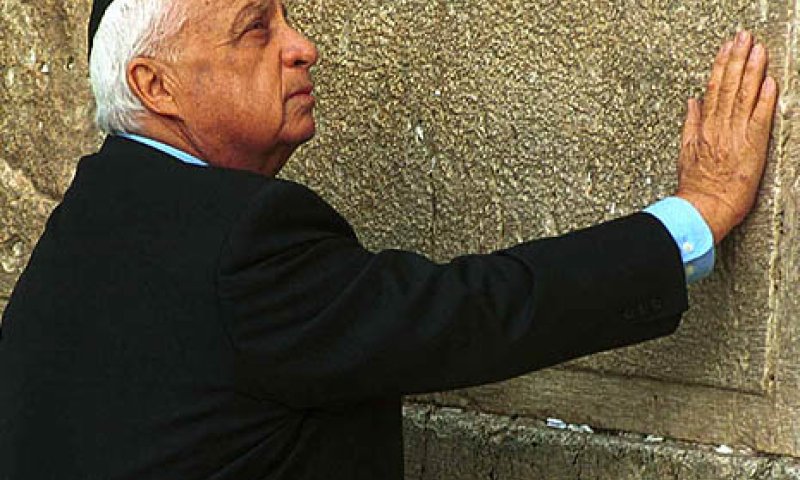 הרופאים למשפחתו של אריק שרון: נותרו לו ימים ספורים