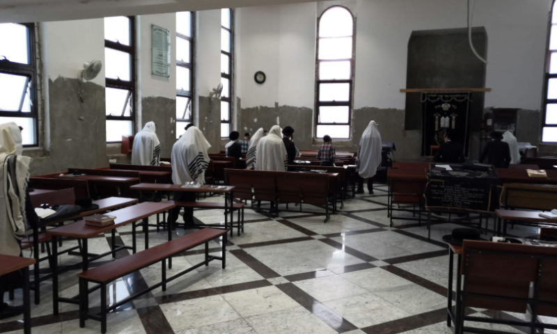 500 ש"ח קנס ל-30 מתפללים שהגיעו לבית כנסת