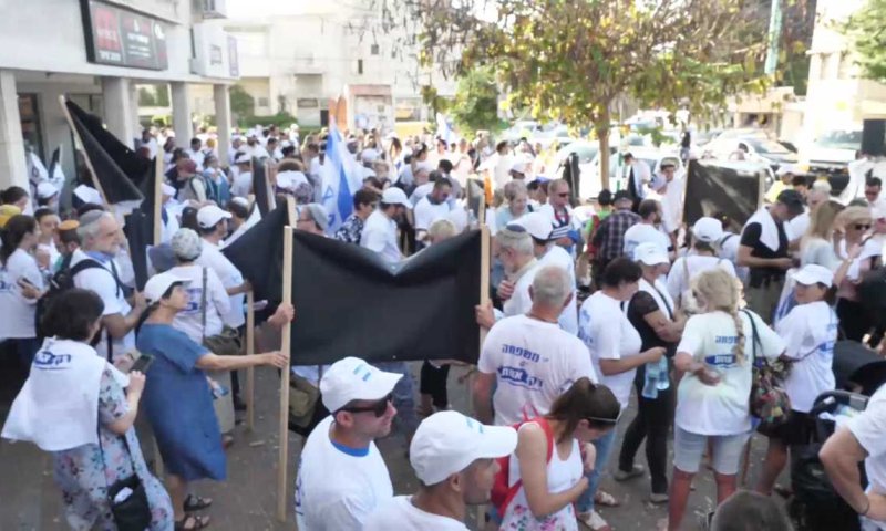 הרוב הדומם מתעורר ונאבק בסתימת הפיות הלהט"בית