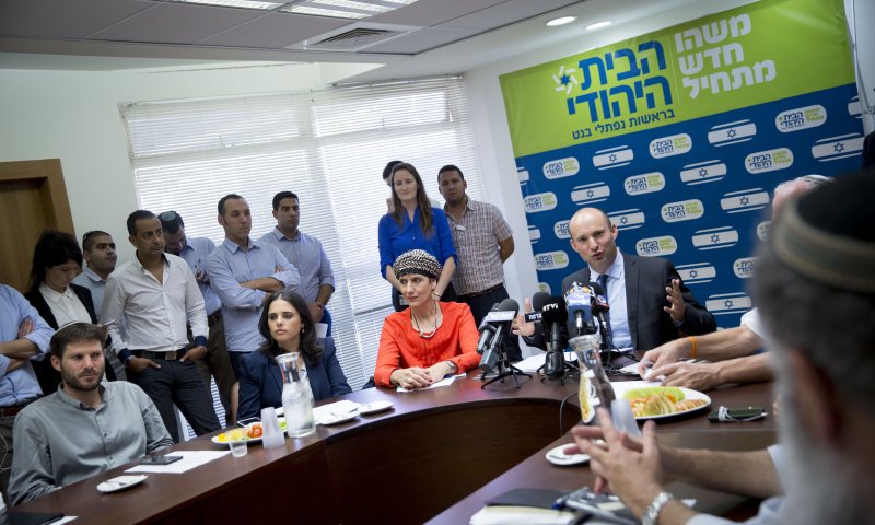 "הבית היהודי תקועה בממשלה כמו אישה מוכה"