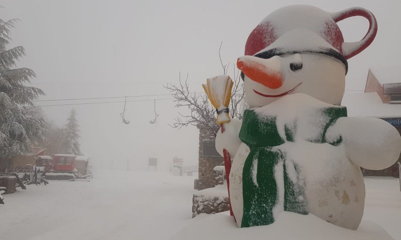 מרהיב: שלג מכסה את החרמון &bull; צפו בתיעוד