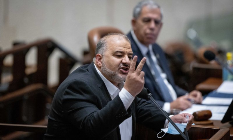 ערמומיות פוליטית: הדמיון בין נתניהו למנסור עבאס