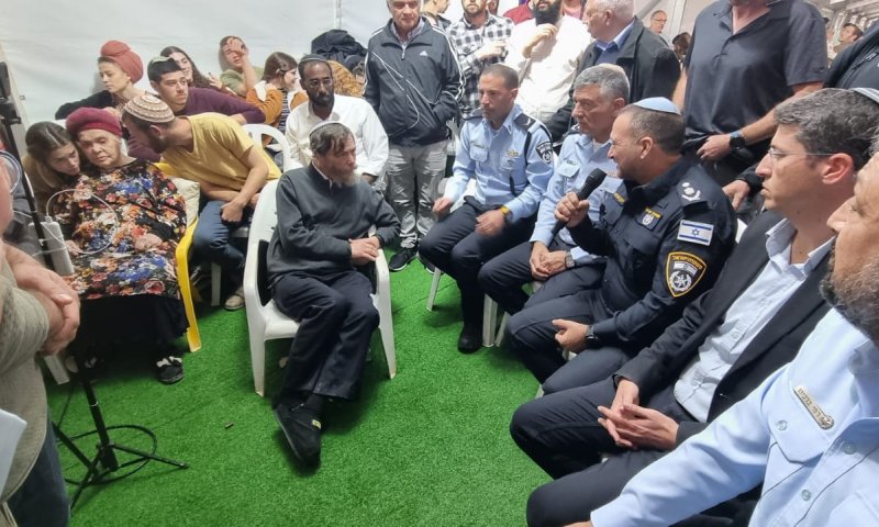 המפכ"ל בבית הרב דרוקמן: "חיבר גם ברגעי משבר"