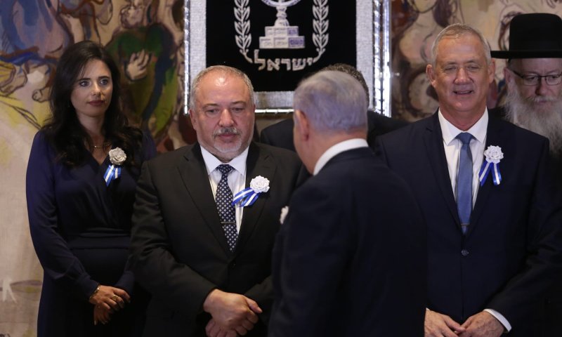 לחץ פנימי על ליברמן: תקים ממשלת ימין צרה