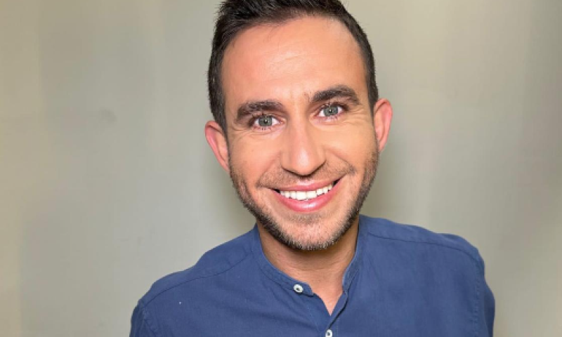 מזל טוב: עקיבא נוביק התארס