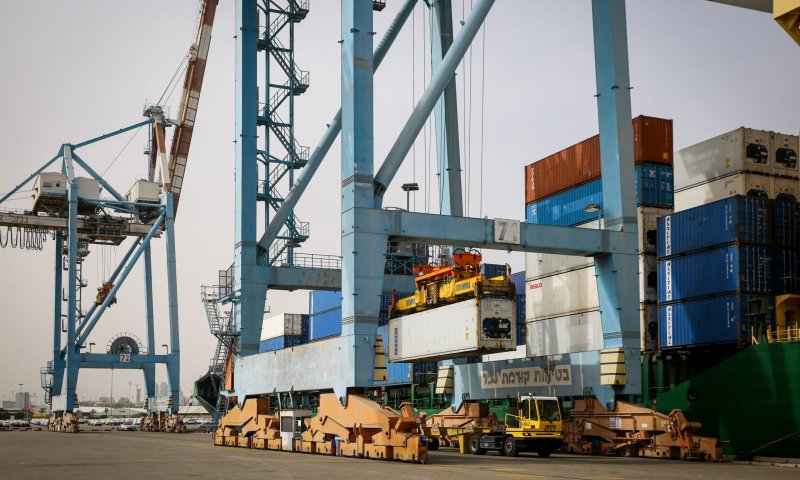 פשיטה דרמטית על "השער המרכזי לישראל"; עשרות נעצרו