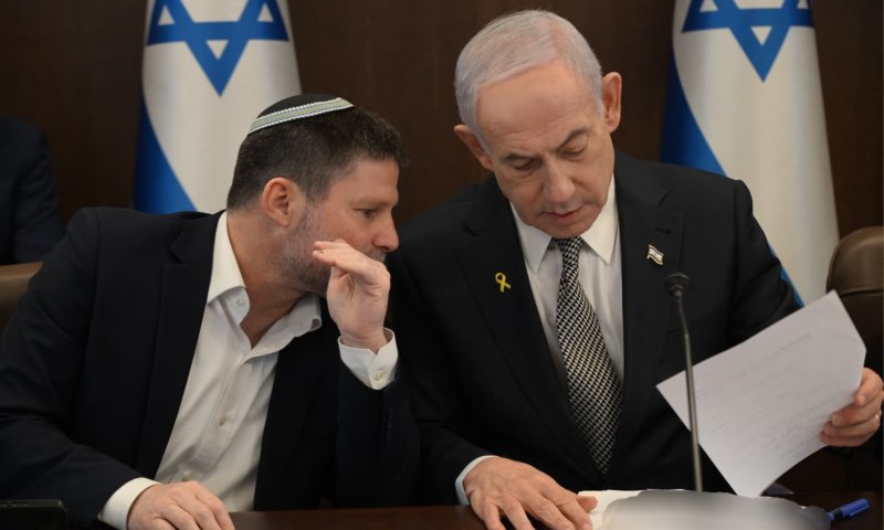 לקראת נסיעת נתניהו: סמוטריץ׳ מציב תנאים לרה"מ ביחס לעזה