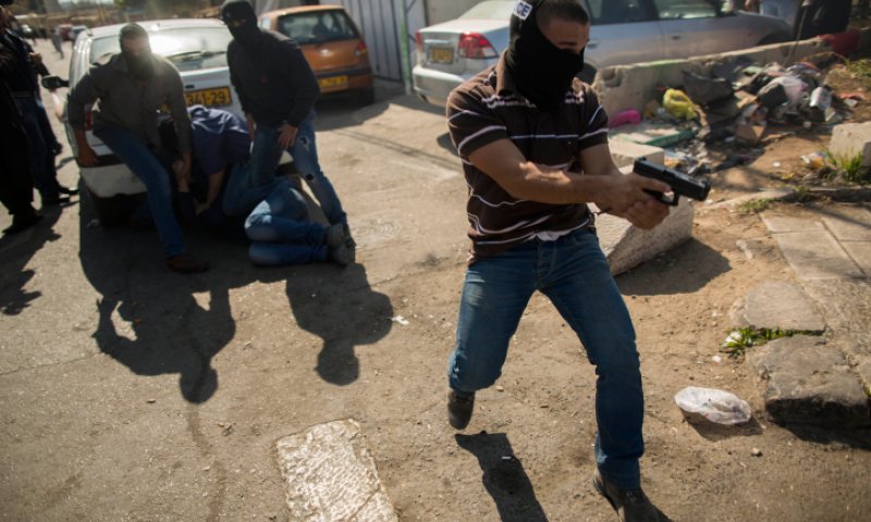 מסתערבים מבקשים חילוץ בקשר מתוך כפר בדואי |צפו