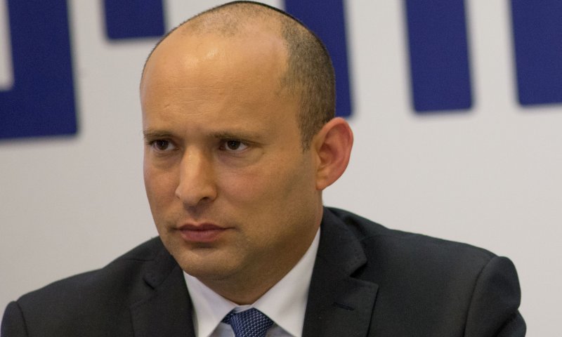 בנט: "מצפה מערוץ 10 לנקוט בצעדים"