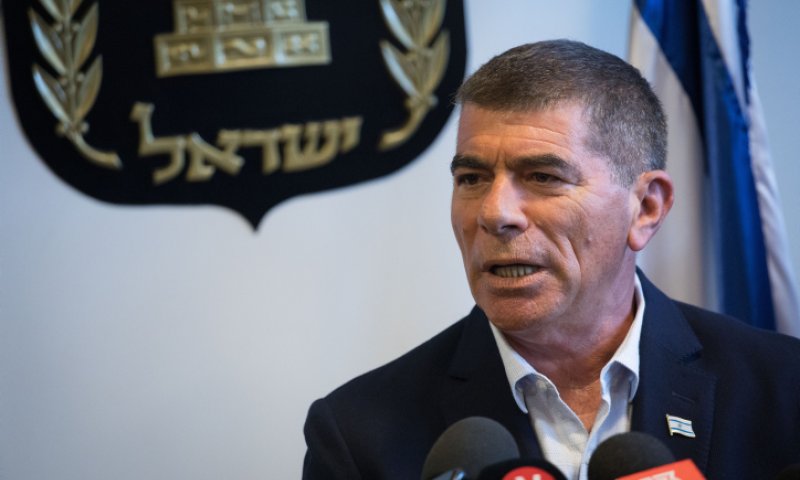 גבי אשכנזי הודיע לגנץ: עוזב את כחול לבן