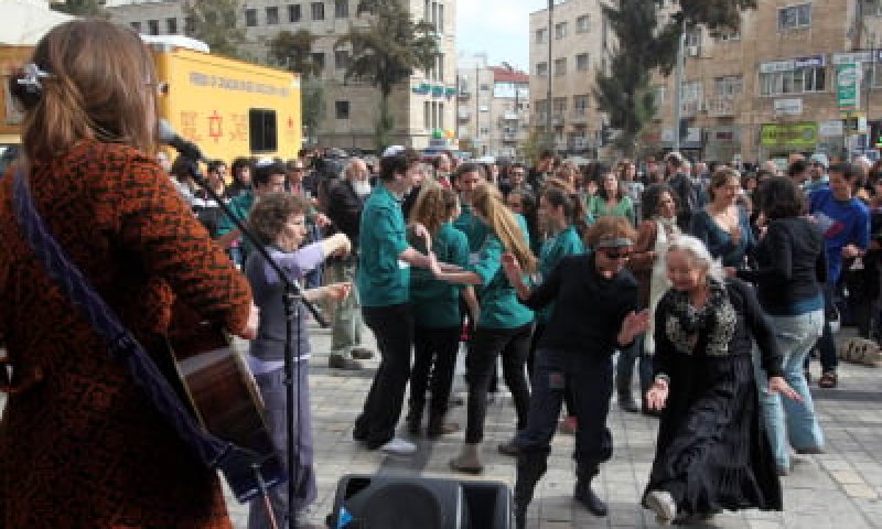 "אומרים לנו ששירת נשים זו תועבה, אז אנחנו שרות"