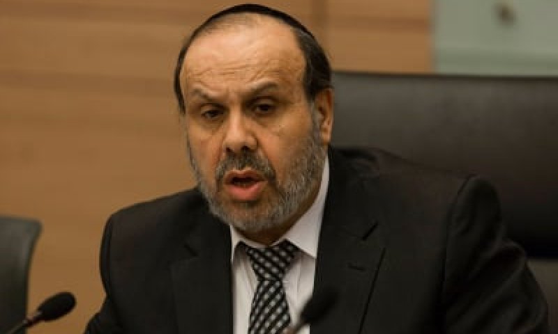 שר הדתות לרב יצחק יוסף: 'מדובר בהליך מביש'