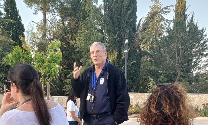 צועדים בשביל הנופלים: שבוע הגבורה מוקדש לנופלי חרבות ברזל