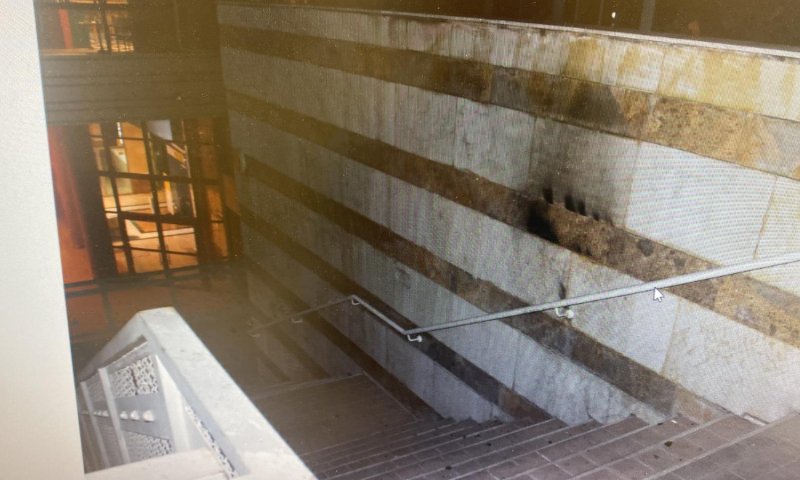 כעס על בית הקפה, והשליך בקבוק תבערה