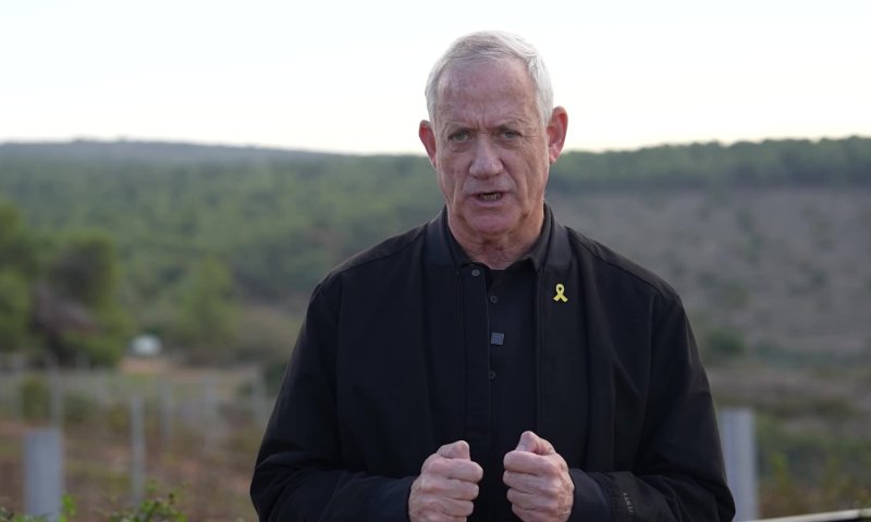 גנץ: אם לבנון לא תסכים לחופש פעולה &ndash; יש להרחיב את התקיפות