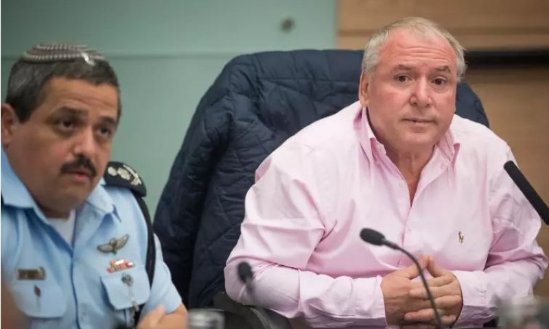 אמסלם יוצא להגנת נתניהו: "המשטרה עשתה הכל להשיג את המטרה"