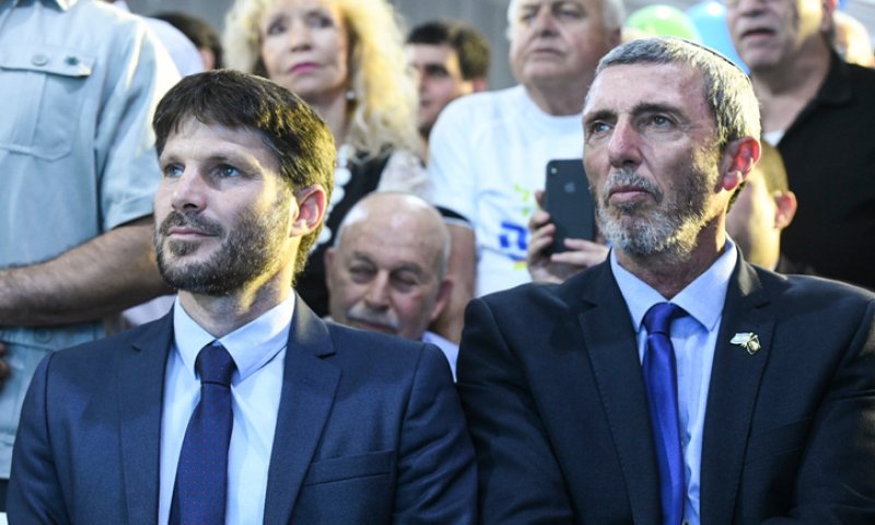 סקר: שוויון בגושים; הרב רפי וסמוטריץ' מחוץ לכנסת