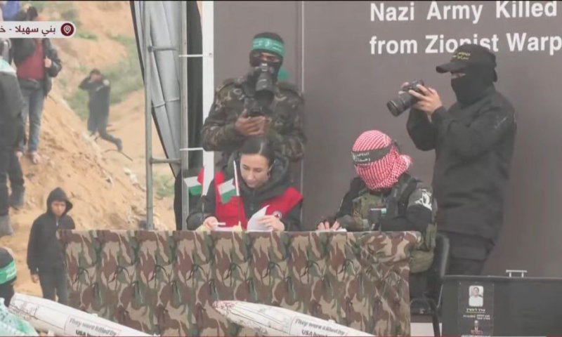 ארונות החטופים הועברו לכוחות צה"ל ברצועה