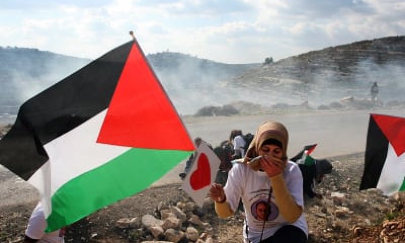 פעילות שמאל עמדו דום לזכר השאהידים