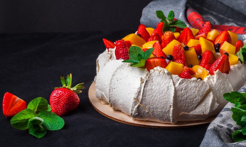 5 מרכיבים בלבד: מתכון לעוגת פבלובה מרשימה