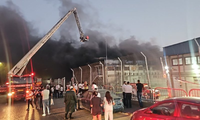 שריפה פרצה באיזור טבריה | המשטרה: לא להתקרב