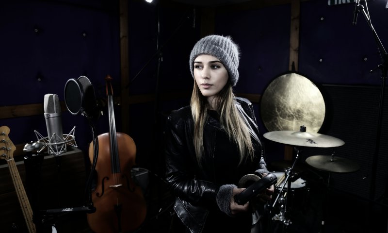 מתחזקת: כוכבת 'דה וויס' בחידוש לשיר השירים