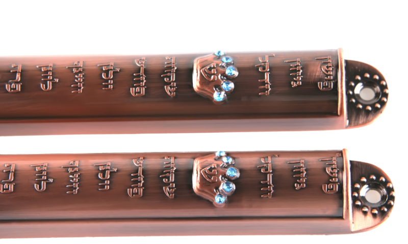 מזוזת הענק בכניסה לארץ ישראל