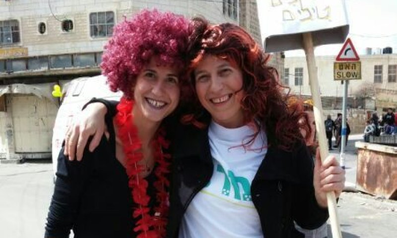 חברון: "אשר ישלטו היהודים"; סטרוק התחפשה לשמאלנית