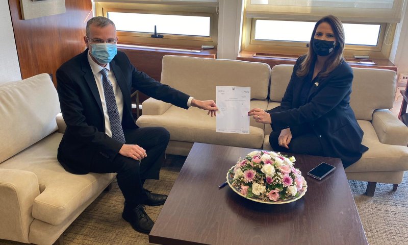 עוזבת לסער: ח"כ מיכל שיר התפטרה מהכנסת