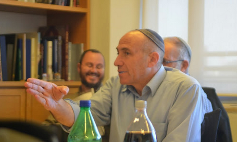 "לא חכמה לעלות על העגלה כשהיא מצליחה"