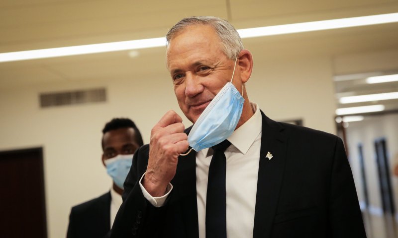 הטלפון הראשון של גנץ: למשפחות של הדר ואורון