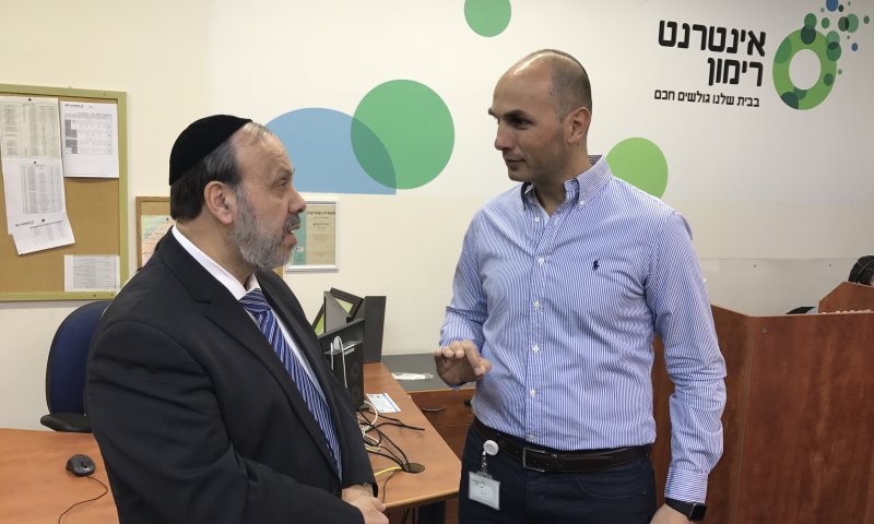 שר הדתות בביקור עבודה בבית אינטרנט רימון