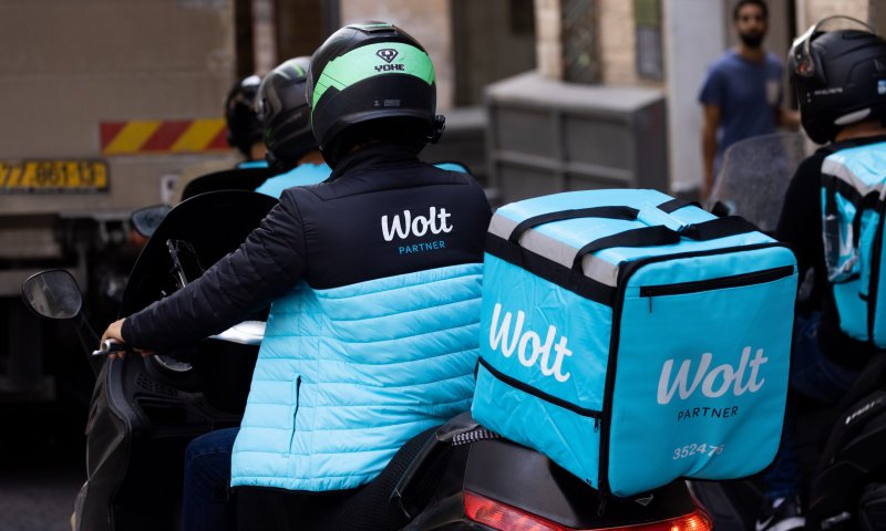 השחקן הישראלי הימם את הרשת: אני עובד כשליח בוולט