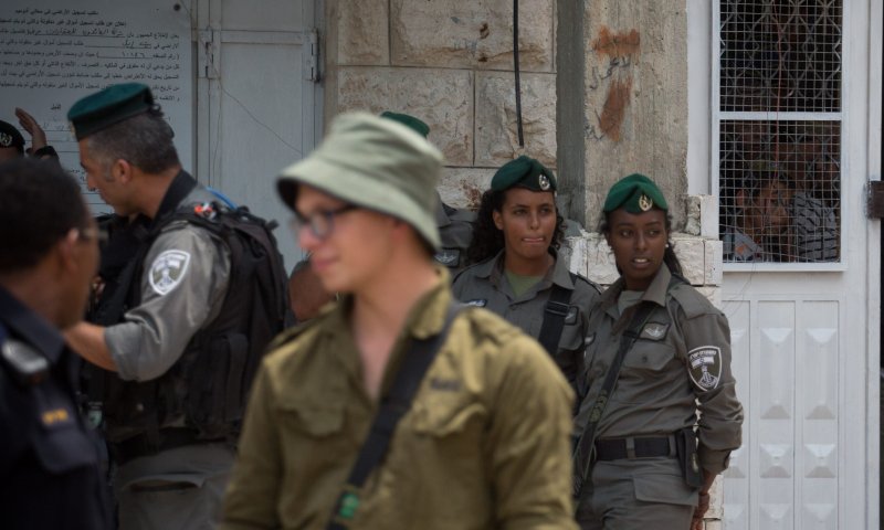 סוכל פיגוע דקירה בכניסה למערת המכפלה