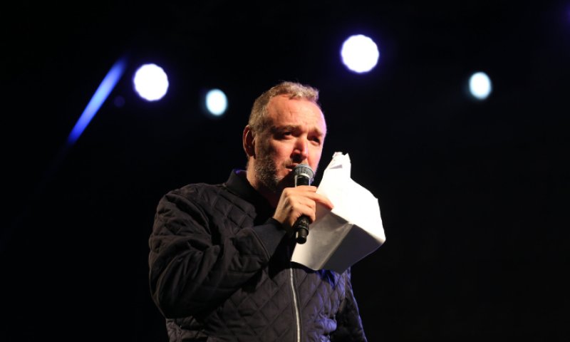 ראש העיר וסגנו, אחיו של הקומיקאי- נחשדים גם הם