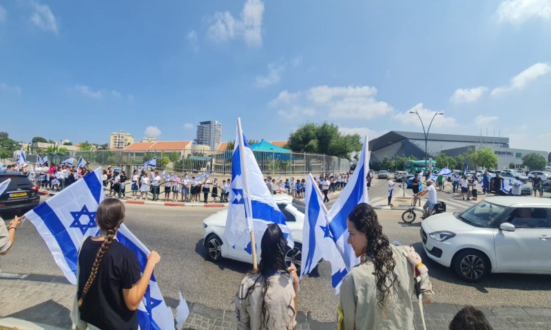 המונים מלווים את אלון סקאג'יו ז"ל בדרכו האחרונה