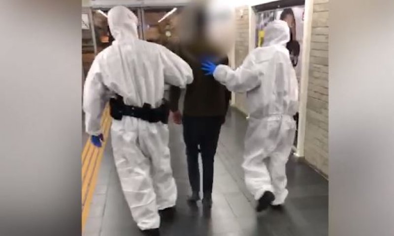 צפו: חולה קורונה ברח מביה"ח, נלכד ברכבת ונעצר