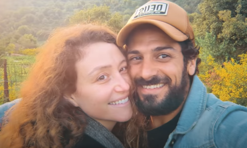 צפו: אביב אלוש במחווה מרגשת לאשתו