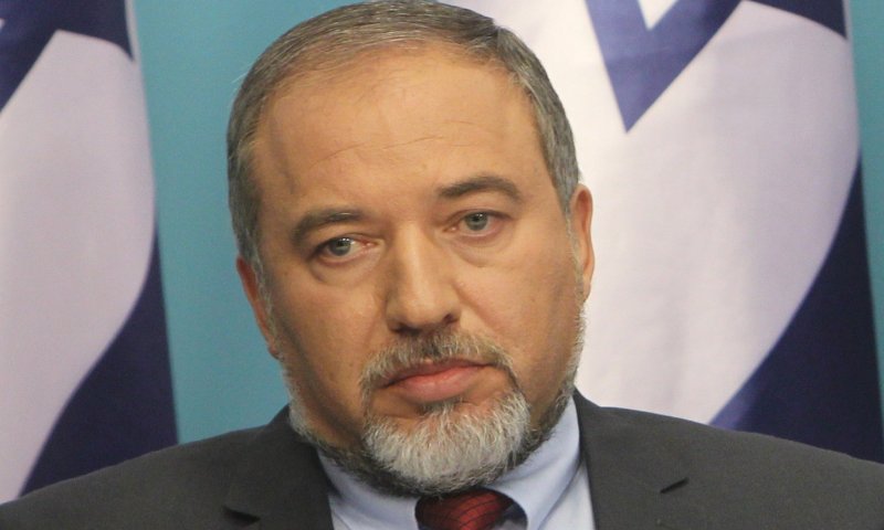 ליברמן דורש: שליטה צה"לית בעזה