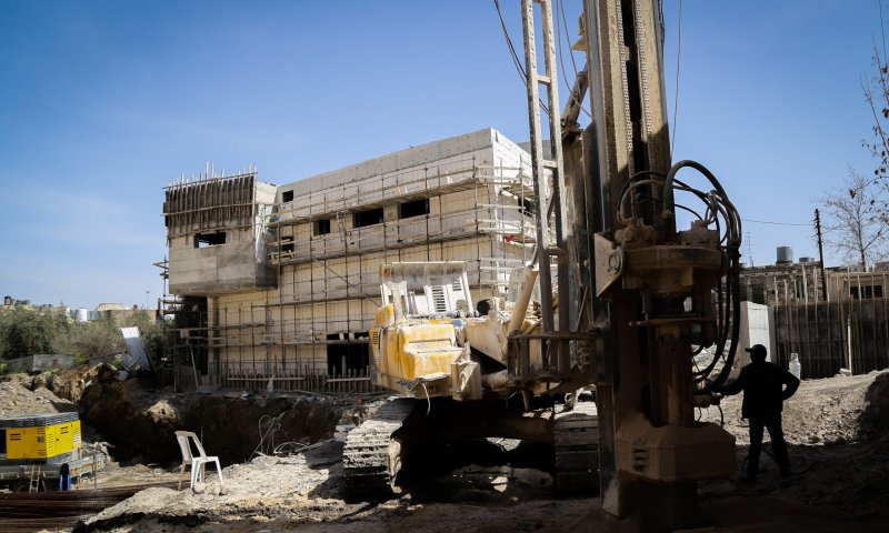 תוך פחות משעה: 2 פועלים נפצעו בנפילה מגובה