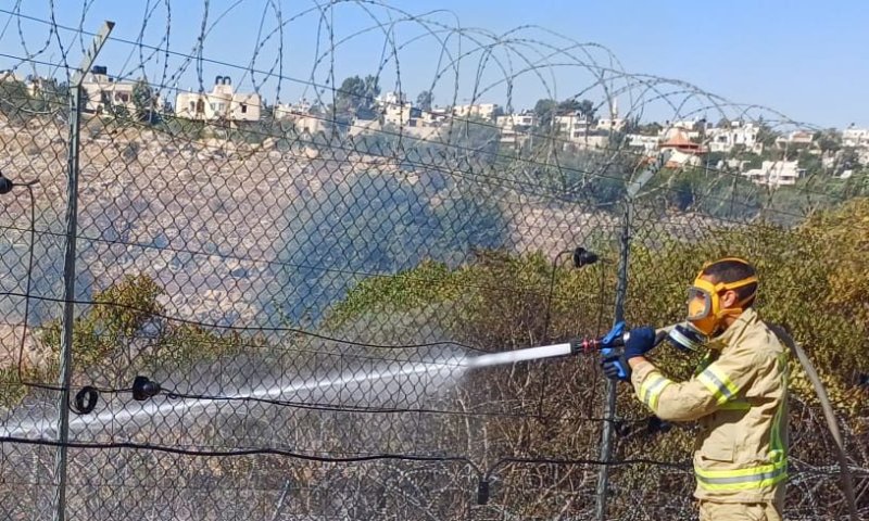 שריפה בכרמי צור בעקבות זריקת בקבוקי תבערה